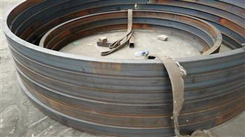 腐蝕環(huán)境中大方展現(xiàn)自己的槽鋼彎圓